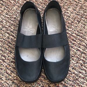 AEROSOLES black Mary Jane shoes size 8